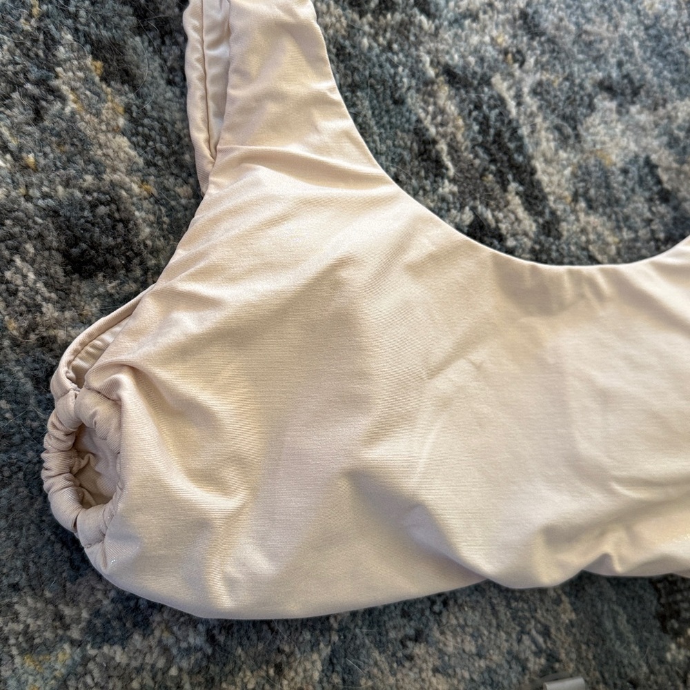 NWT PilyQ Shell Ring Side Ruched Bikini Set Size M - Picture 7 of 9